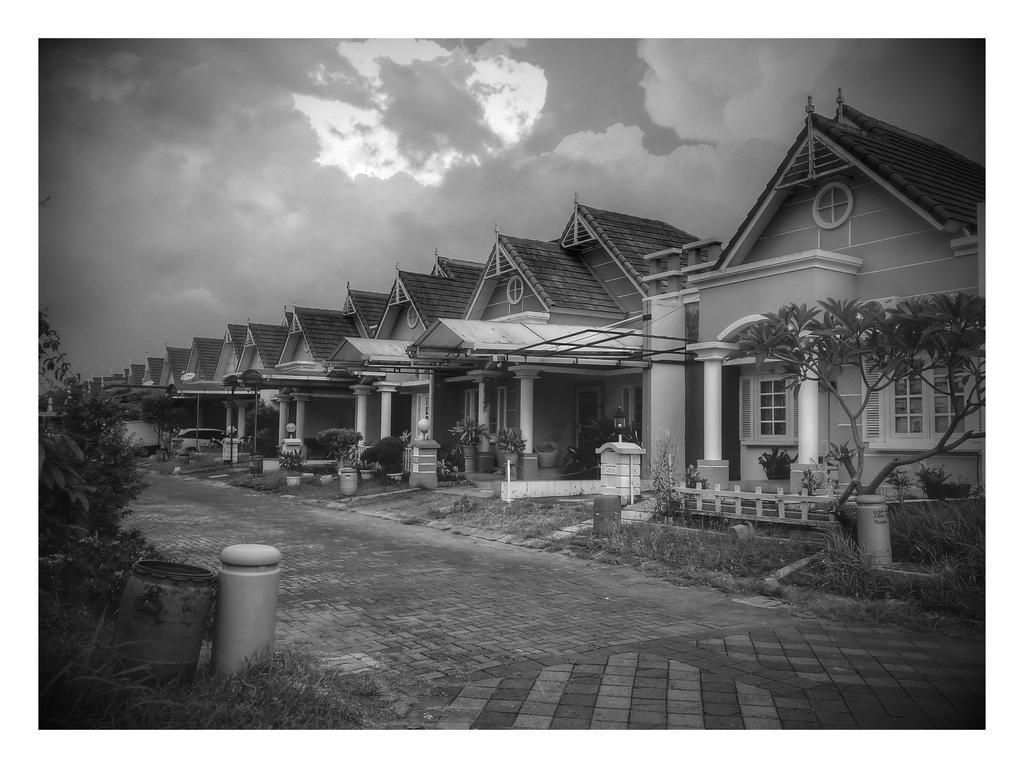 Jasmine Park Guest House Semarang Dış mekan fotoğraf