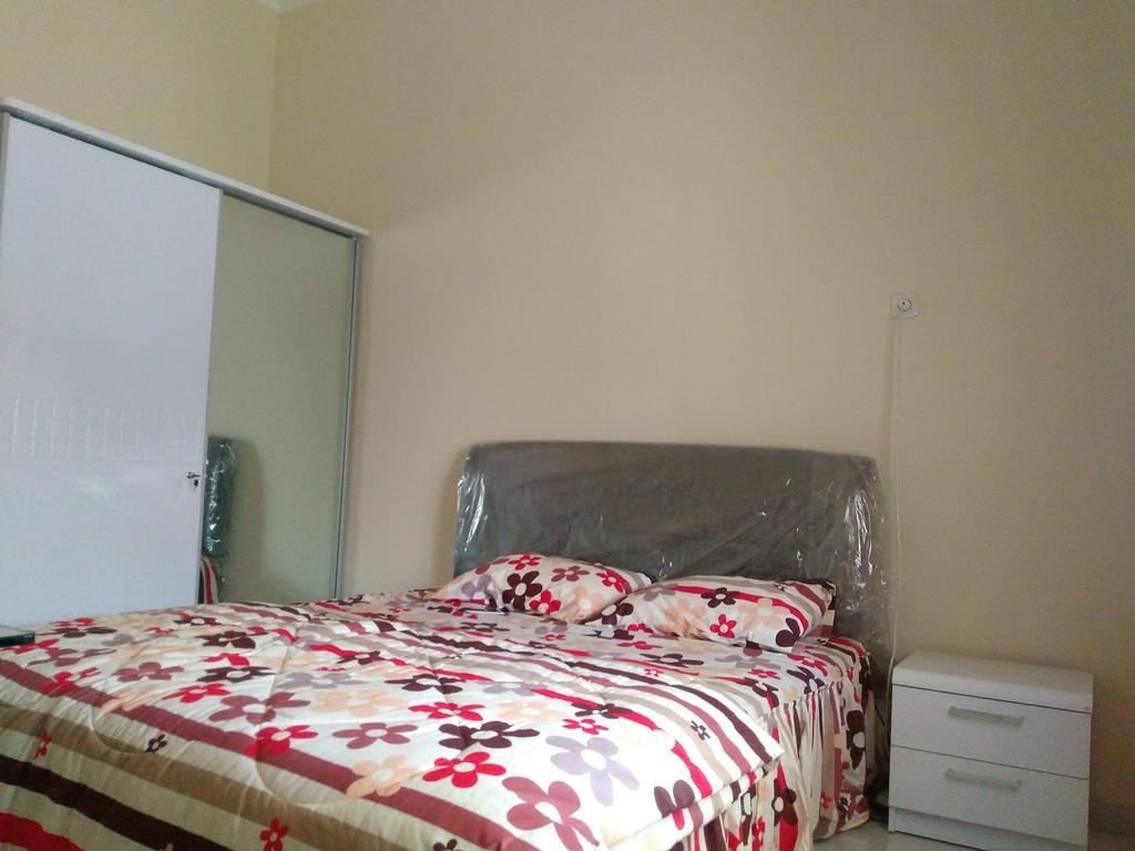 Jasmine Park Guest House Semarang Dış mekan fotoğraf