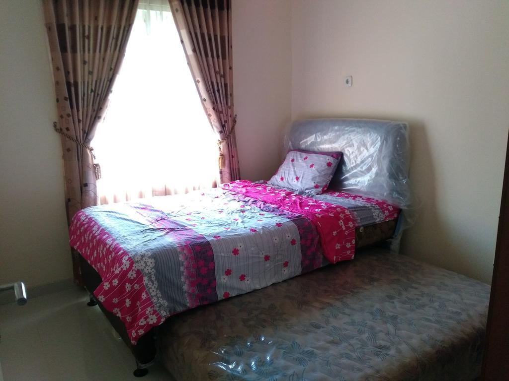 Jasmine Park Guest House Semarang Dış mekan fotoğraf