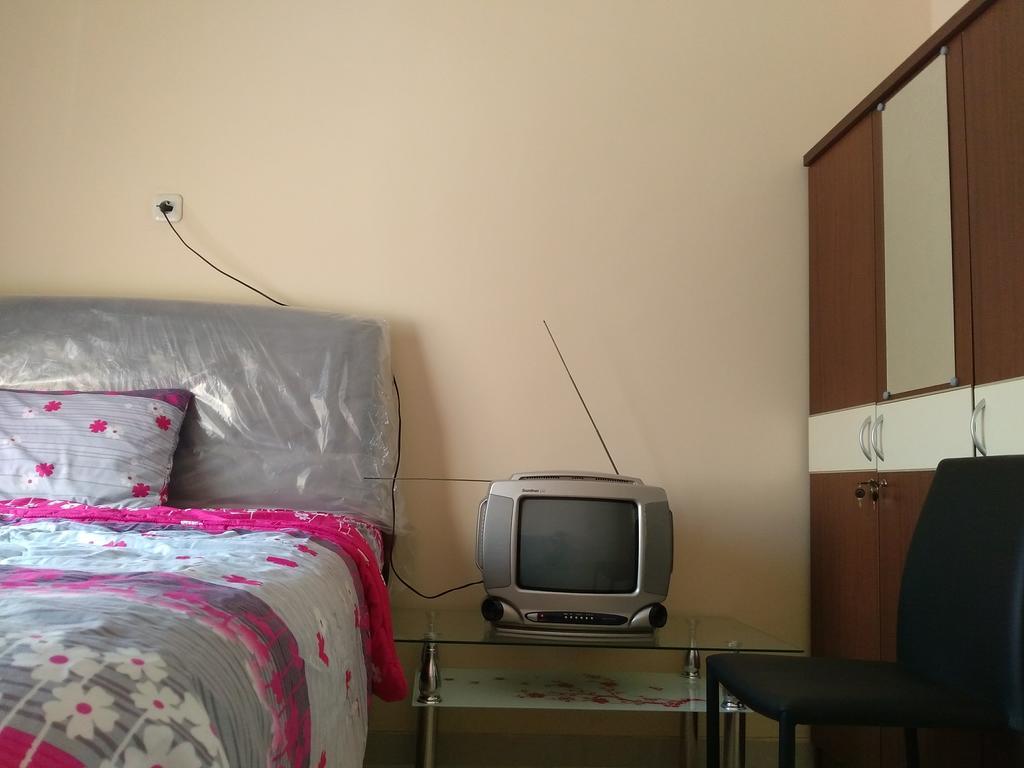 Jasmine Park Guest House Semarang Dış mekan fotoğraf