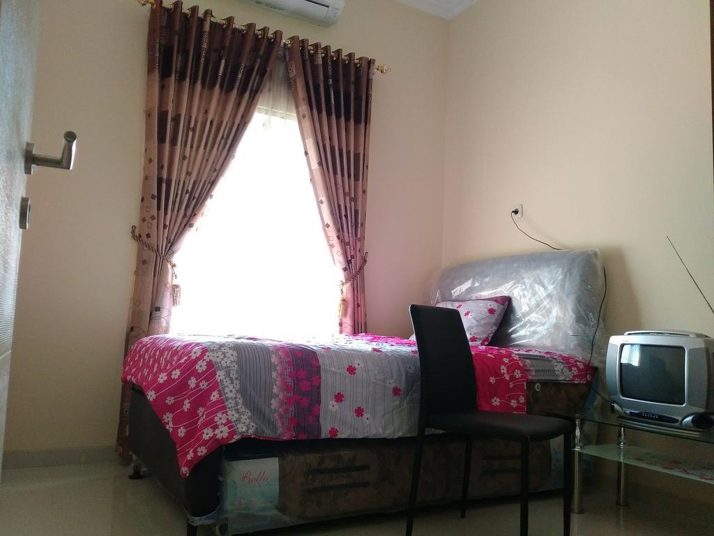 Jasmine Park Guest House Semarang Dış mekan fotoğraf