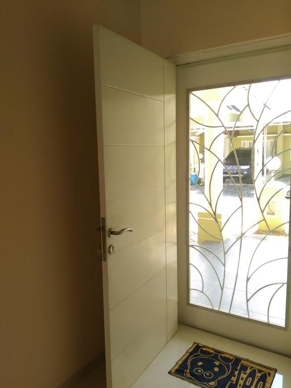 Jasmine Park Guest House Semarang Dış mekan fotoğraf