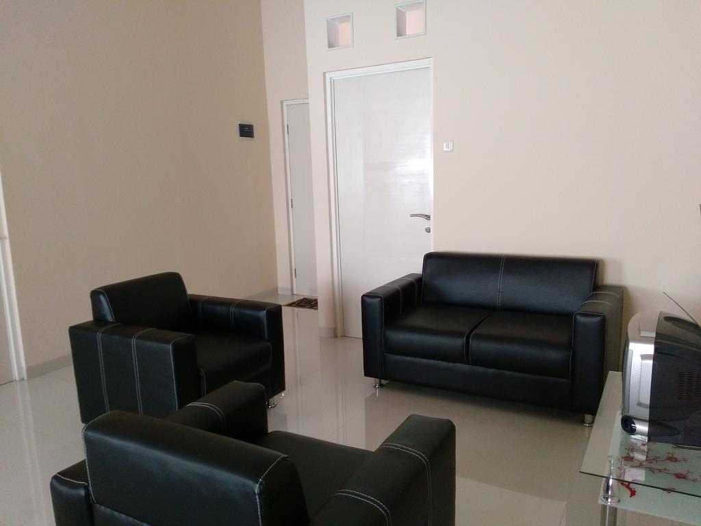 Jasmine Park Guest House Semarang Dış mekan fotoğraf
