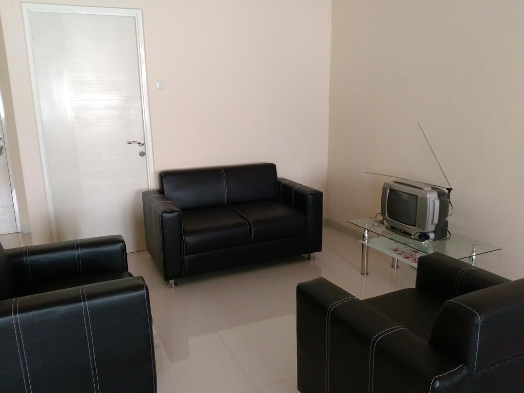 Jasmine Park Guest House Semarang Dış mekan fotoğraf