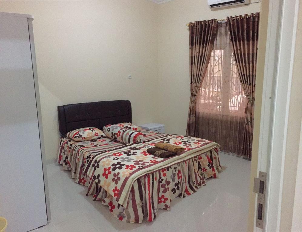 Jasmine Park Guest House Semarang Dış mekan fotoğraf